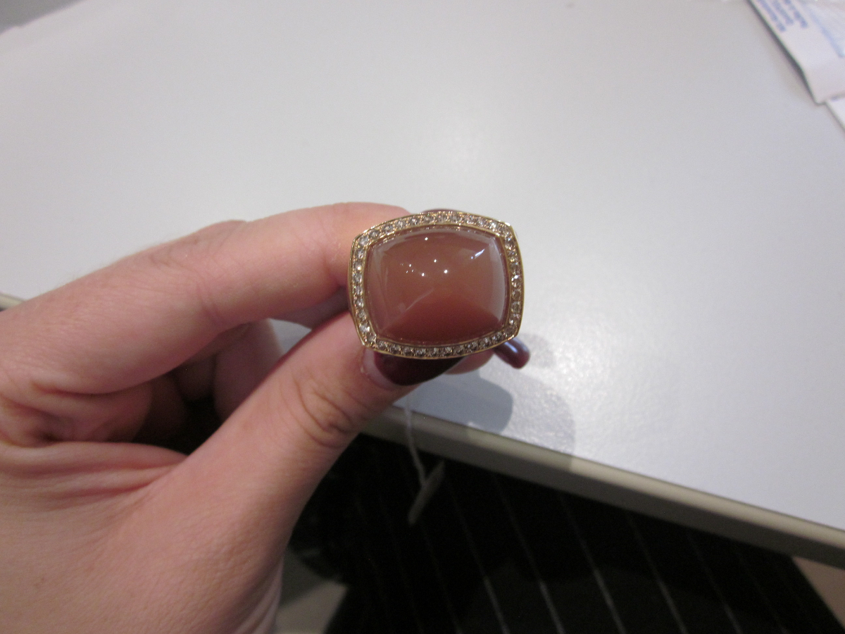 1 massiver Ring mit Mondstein und Brillant